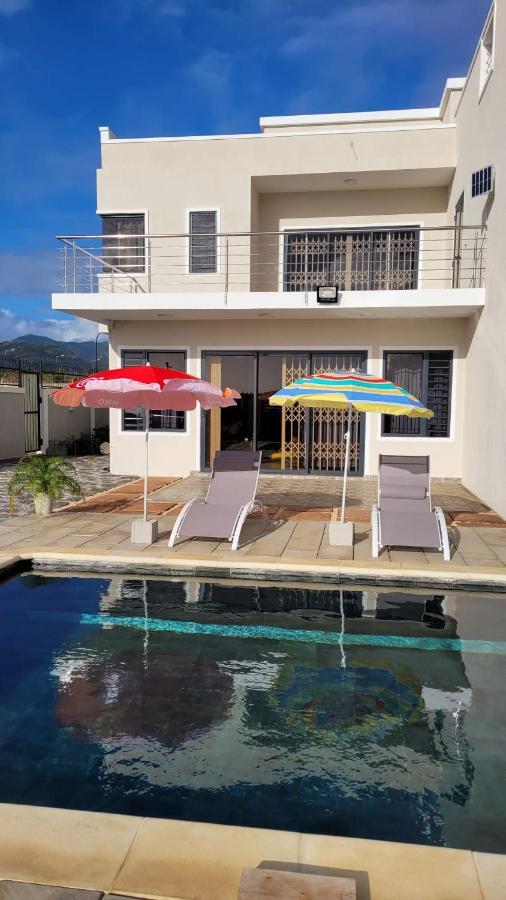 Coquette Villa Avec Piscine Flic en Flac Екстер'єр фото